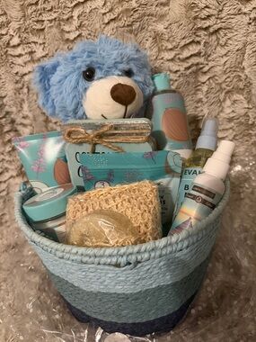 Bolero Beverly Hills Bath Gift Basket - Blue Plush Bear & Bath Essentials